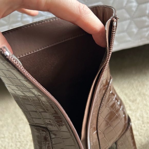 Brown Heeled Leather Boots - Picture 3 of 5